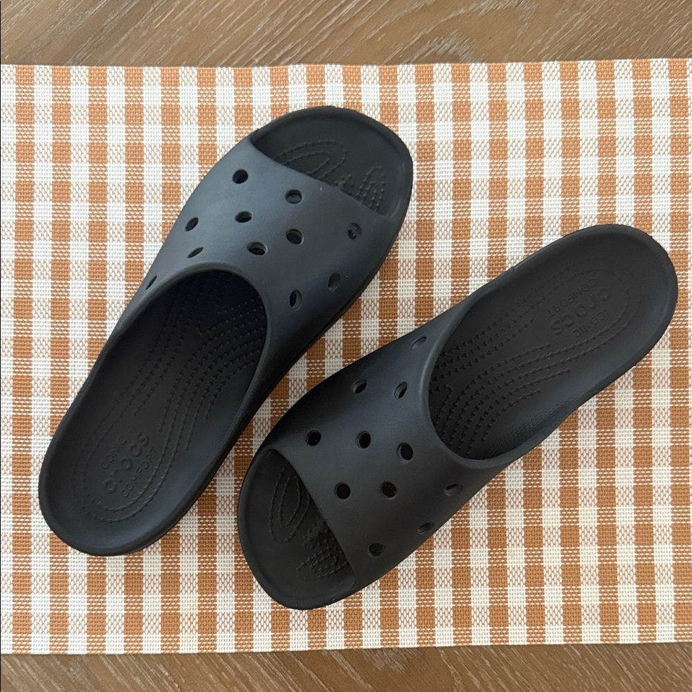 CROCS Classic Black Slide Sandals